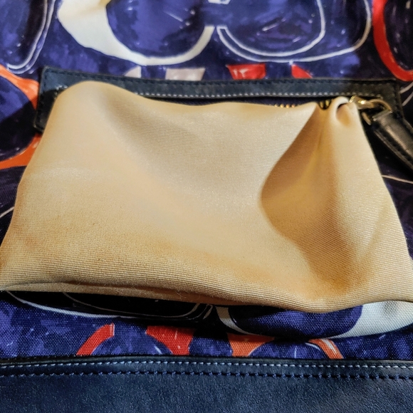 Coach shoulder crossbody strap purse. C signature 19946 - Picture 4 of 17